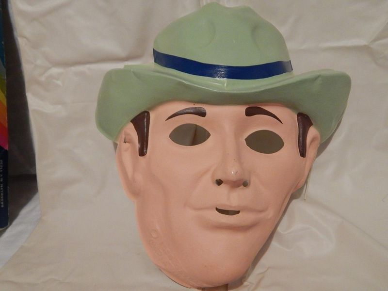 File:ZachFoxx-BenCopper-Costume-02.jpg